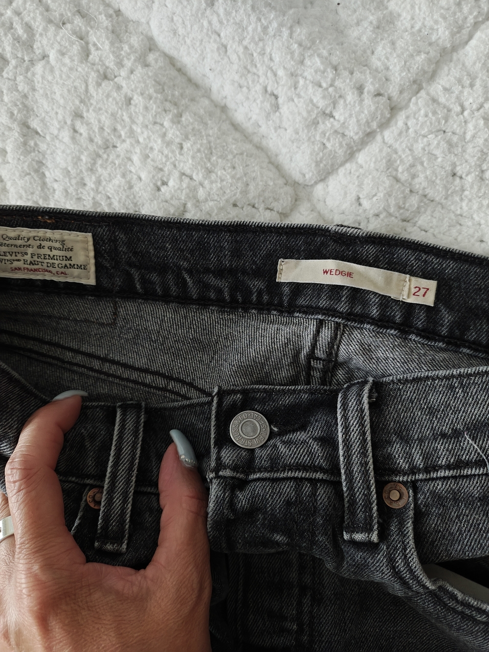 Levi's Wedgie Straight / Wedgie Fit (from the Levi's Premium line) Size 27 - Picture 10 of 13